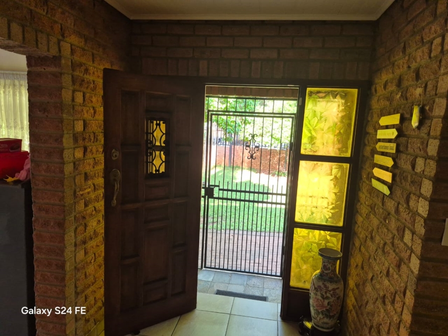 3 Bedroom Property for Sale in Safari Gardens North West